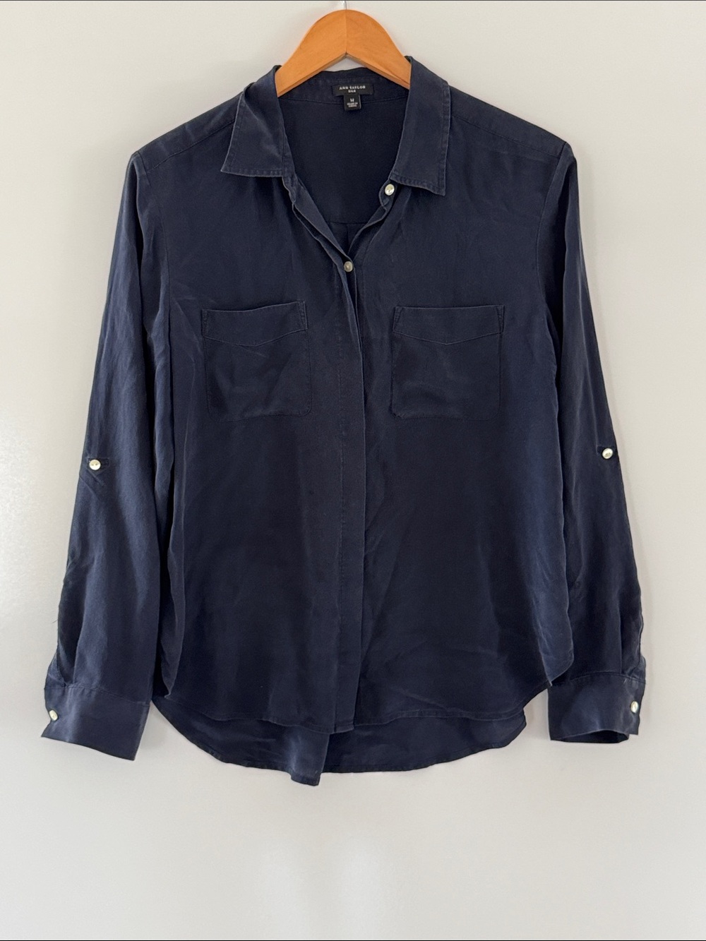 Ann Taylor Silk Blouse Women’s Medium Navy Blue Button Up Long Sleeve Roll Tab